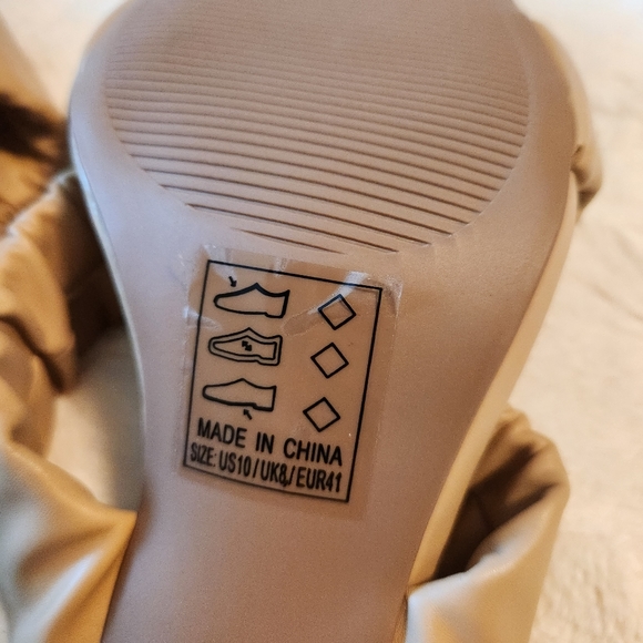 QUPID Nude / Tan Block Heel Summer Sandal,  Size 10, New! - Picture 7 of 8